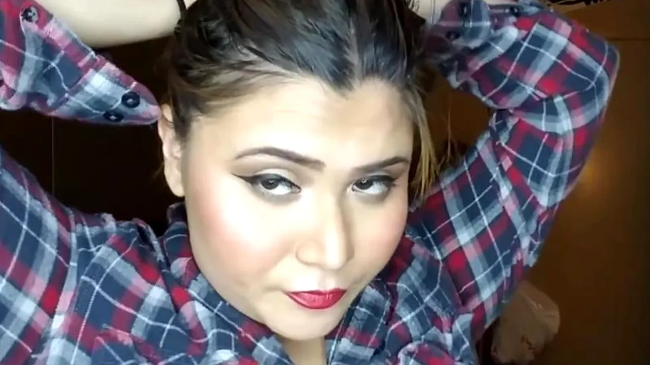 O vloggeriță îi învață pe tineri cum să se strecoare cu DROGURI la festivaluri. Ponturile ei au generat numeroase critici