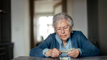 Ultimele ajutoare pentru pensionari în 2025. Cine mai primește bani în decembrie