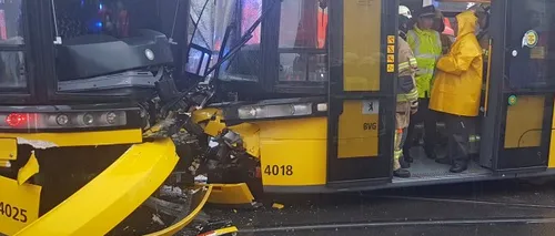 Zeci de răniți în centrul Berlinului: două tramvaie s-au ciocnit frontal. VIDEO