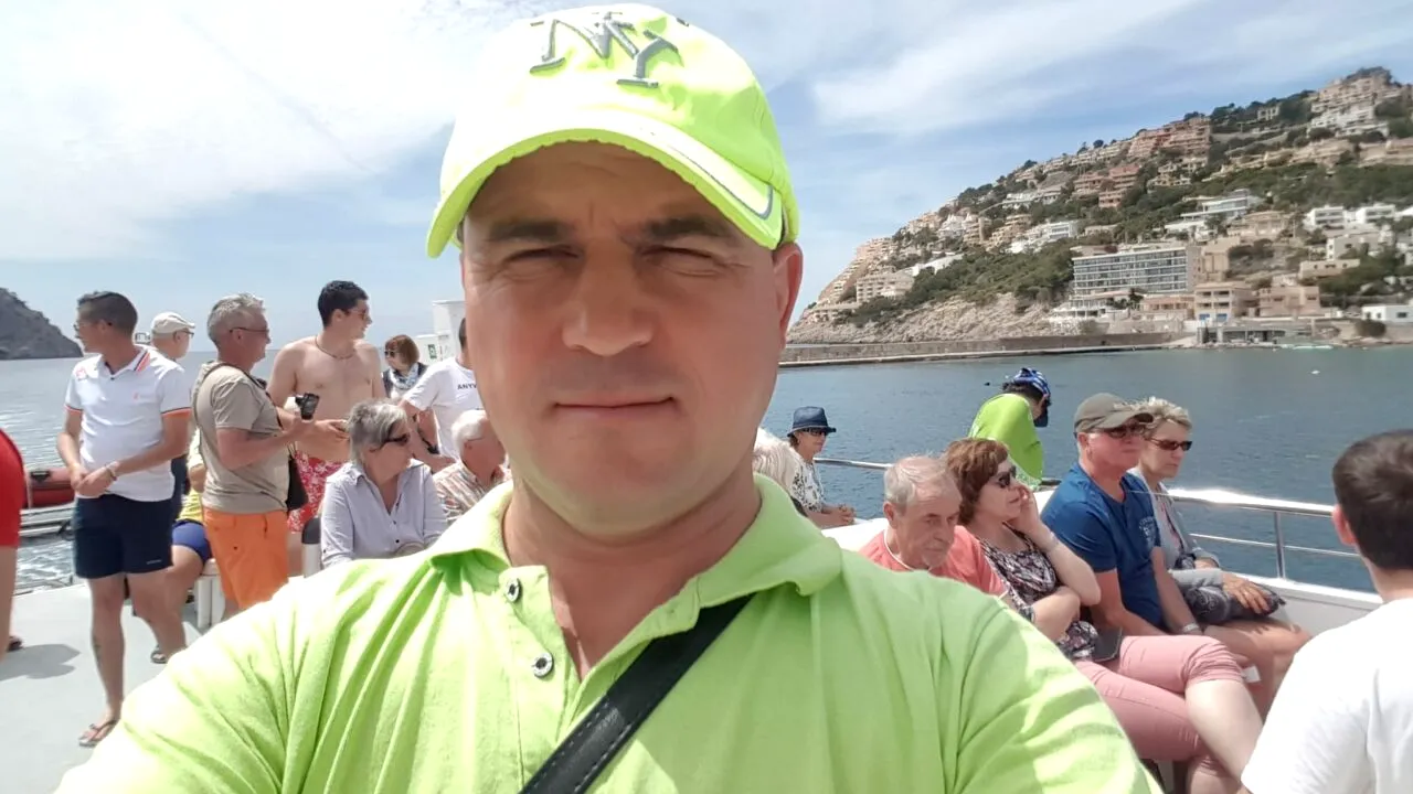 Primarul unei comune din Vaslui, acuzat că a tăiat ILEGAL miei în curtea Primăriei. Cum se apără edilul