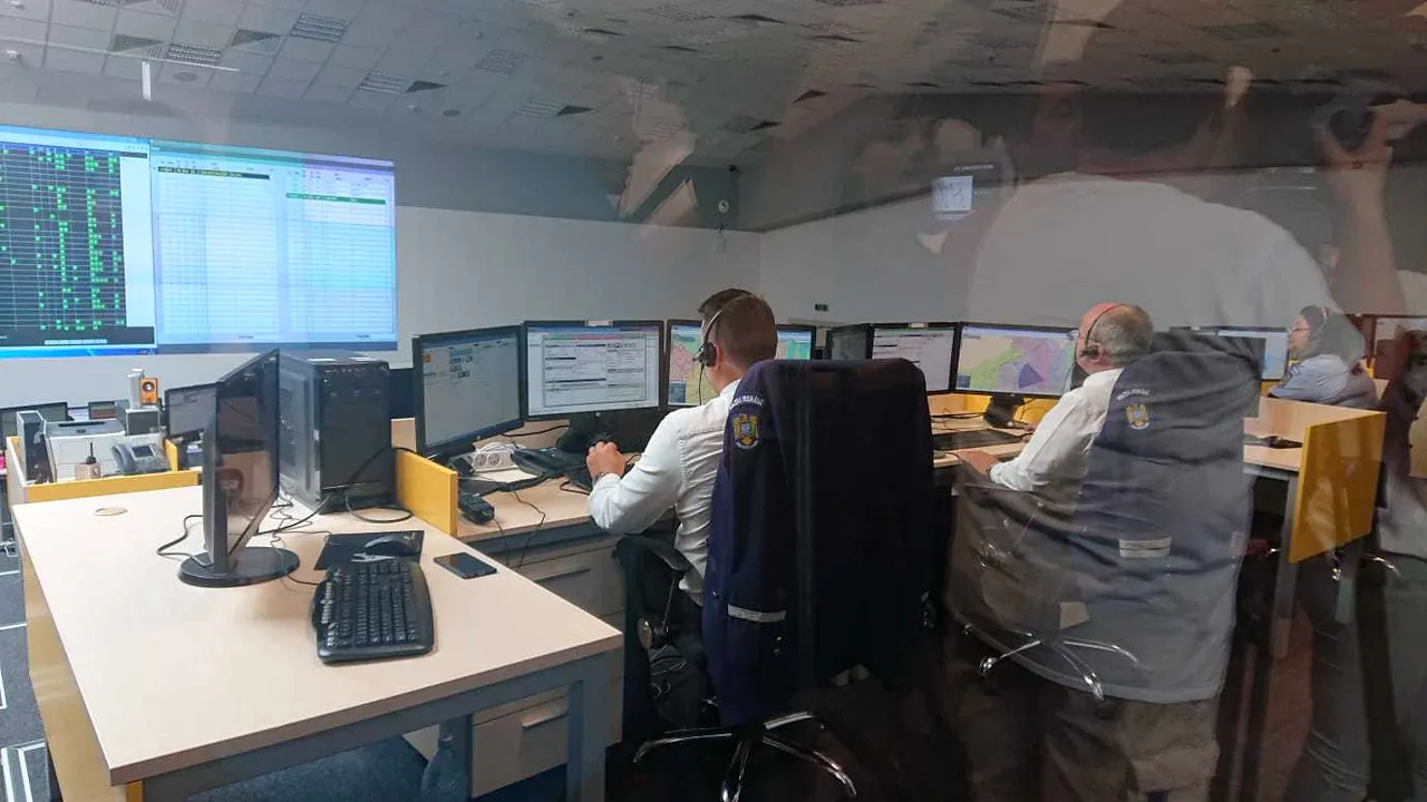 Cei mai proști escroci din România. Cum au sunat doi frați la dispeceratul Poliției ca să înșele prin metoda „accidentul