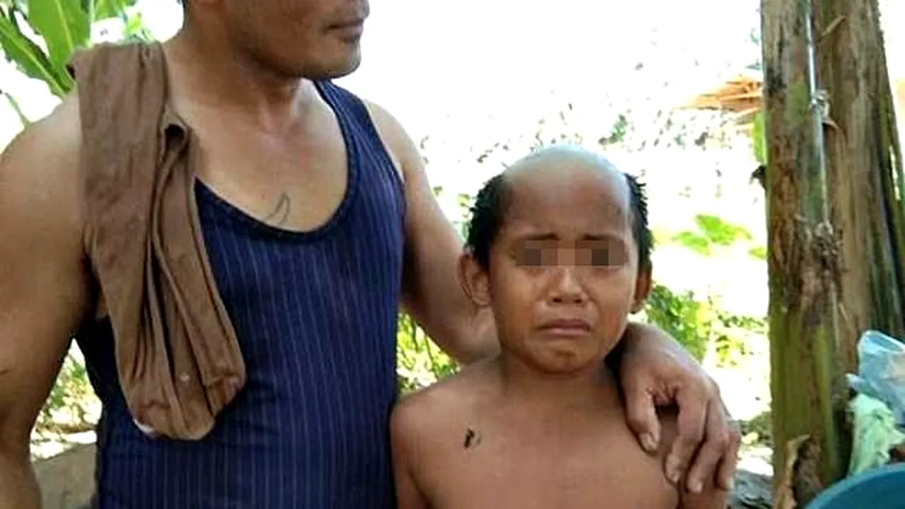 DE NECREZUT. Un tată și-a tuns copilul într-un mod stânjenitor, doar pentru a se asigura că nu pleacă de acasă FOTO