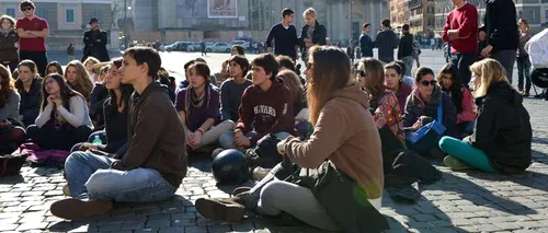 Elevii unor licee din Italia au ocupat sălile de clasă și manifestează împotriva tăierilor bugetare