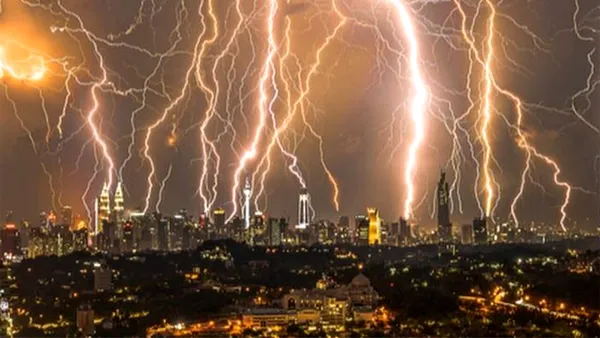 Meteorologii BBC Weather anunță val de furtuni electrice în București și în celelalte orașe din România