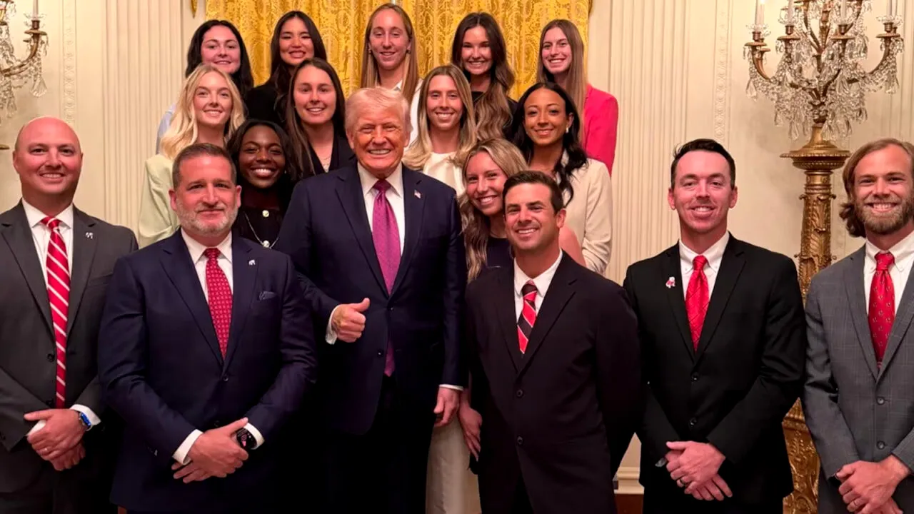 Fotografia cu Donald Trump care a stârnit controverse aprinse pe internet. Ce i-a revoltat pe oameni