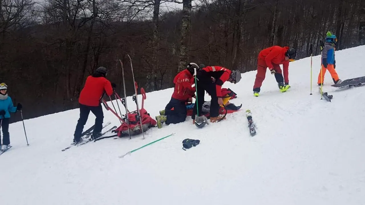 O persoană a alunecat pe o porțiune de 200 de metri pe un versant din Munții Bucegi. Victima a suferit numeroase fracturi și contuzii