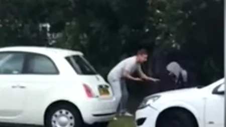 Reacție neașteptată: Mai mulți hoți au încercat să-l jefuiască, dar n-aveau nicio idee ce profesie avusese bărbatul - VIDEO 