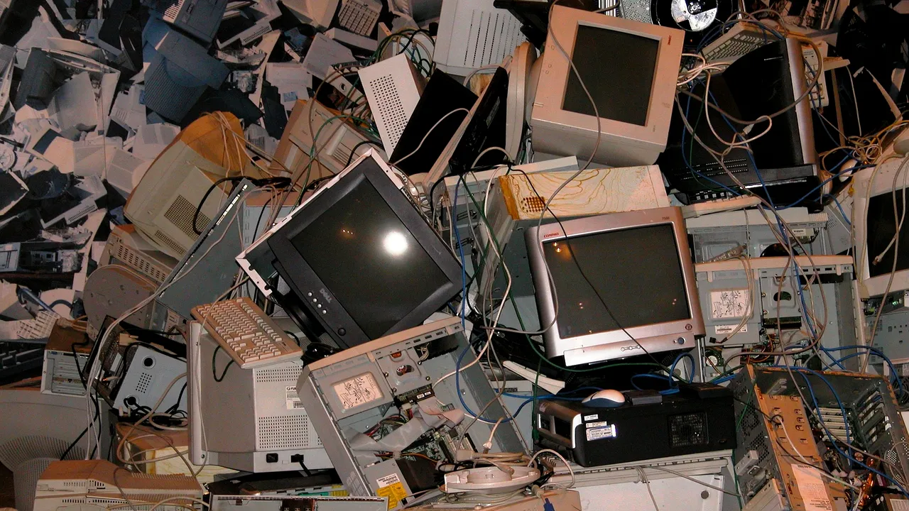 Codașii Europei, din nou. România a avut cea mai REDUSĂ cantitate de deșeuri electrice colectate, din UE