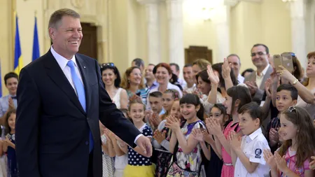 Președintele Iohannis a promulgat dublarea alocației pentru copii de 1 iunie