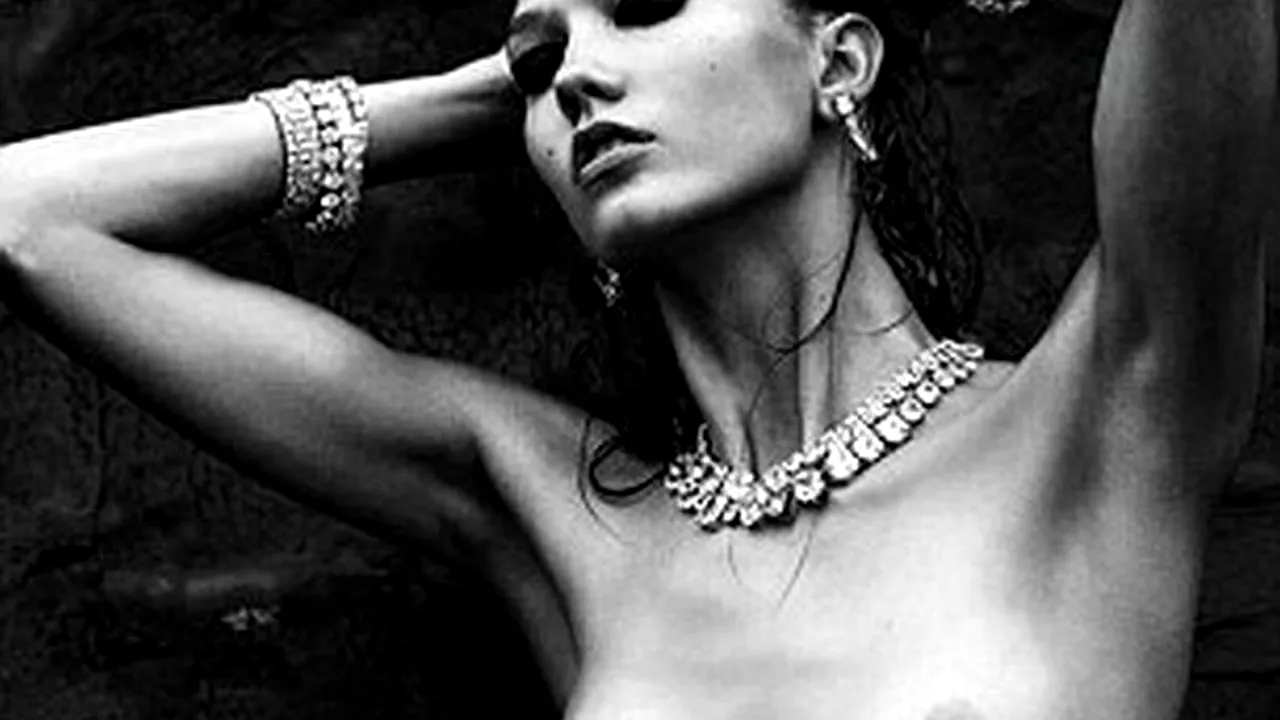 Imaginea modificată în Photoshop pentru a evita SCANDALUL