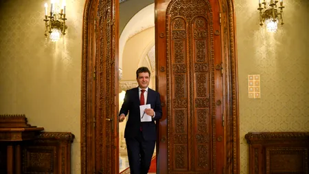 Nicușor Dan se întoarce la muncă. În prima zi, dă o petrecere la Cotroceni