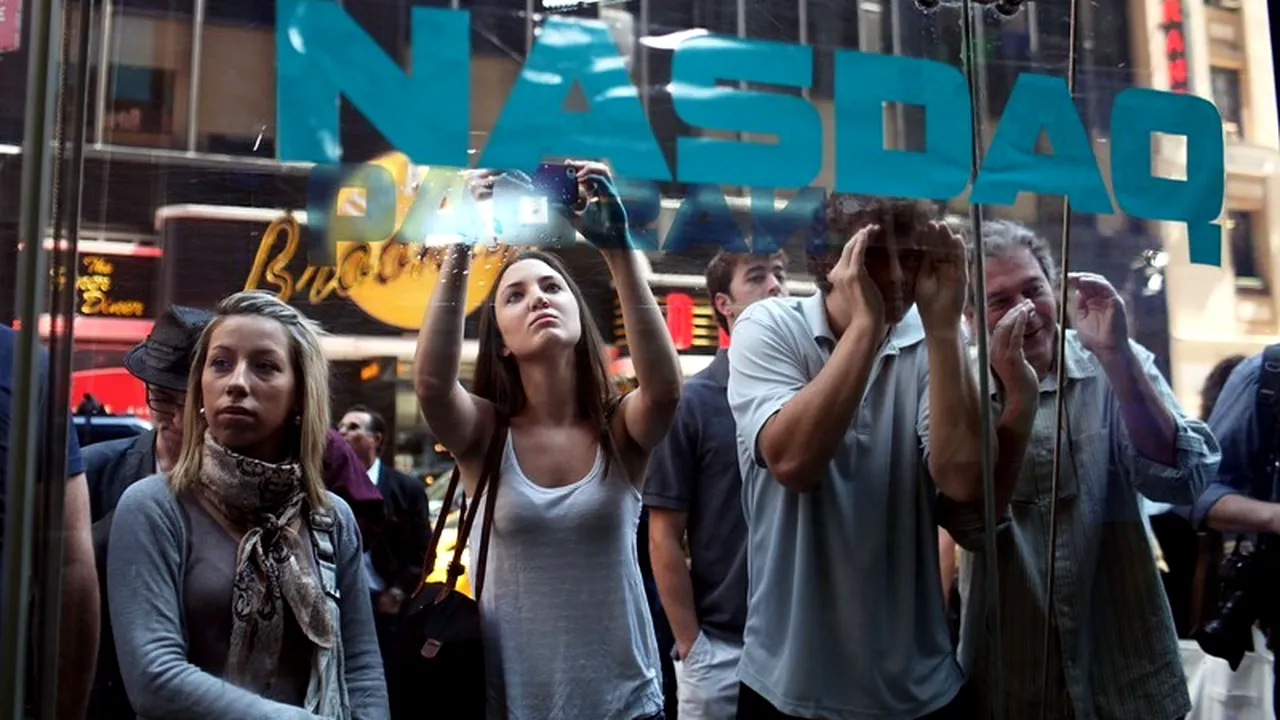 Acțiunile Facebook scad cu 8% în deschiderea bursei din SUA; capitalizarea coboară la 85 mld. dolari