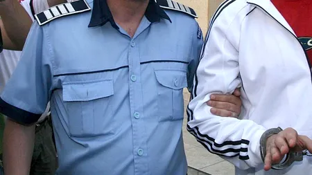 Tânăr italian reținut după ce și-a ucis tatăl cu mai multe lovituri de cuțit, la Hunedoara