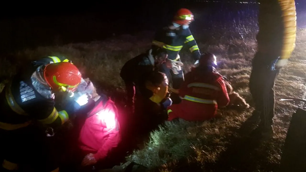 Accident rutier în Sânnicolau Mare. Un drum judeţean a fost blocat pe ambele sensuri. Patru persoane au fost transportate la spital