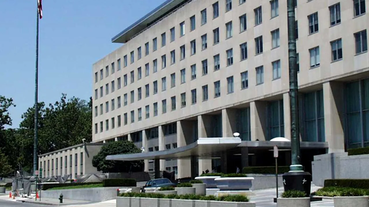 Patru răniți în urma unui incendiu produs într-o clădire a Departamentului de Stat 