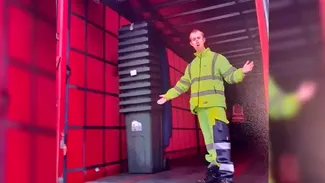 Bryan a visat să devină gunoier încă de la vârsta de doi ani. Cum a fost nedreptățit printr-un gest „crud și nedrept” la maturitate