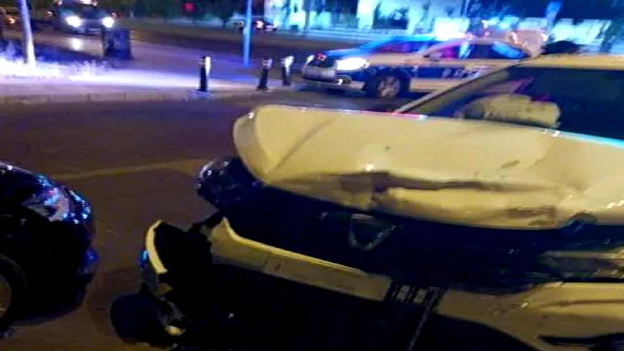 Accident provocat de un fotbalist de la Voluntari pe un bulevard din Capitală. Trei persoane au ajuns la spital, în urma impactului