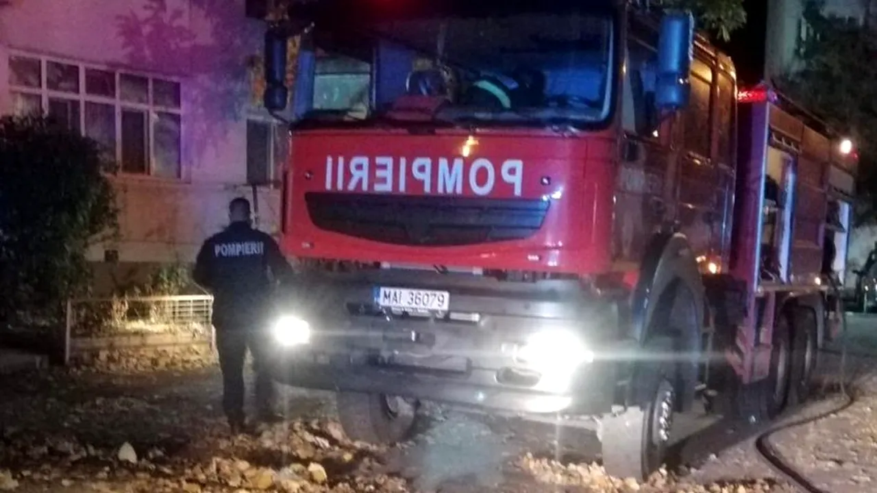 O adolescentă de 15 ani din Tulcea a sărit de la etajul 4, pentru a scăpa de flăcările care au cuprins blocul în care locuia
