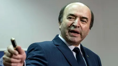 Tudorel Toader, după decizia CCR: „Înainte, Curtea a respins astfel de excepţii, iar acum spune că prevederile LEGALE sunt neconstituţionale”