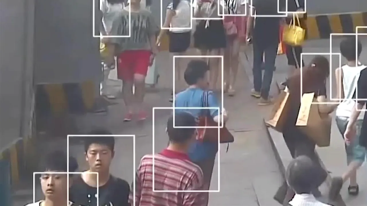 Regiunea din China unde supravegherea populației este totală. Cum funcționează sistemul „Big Brother