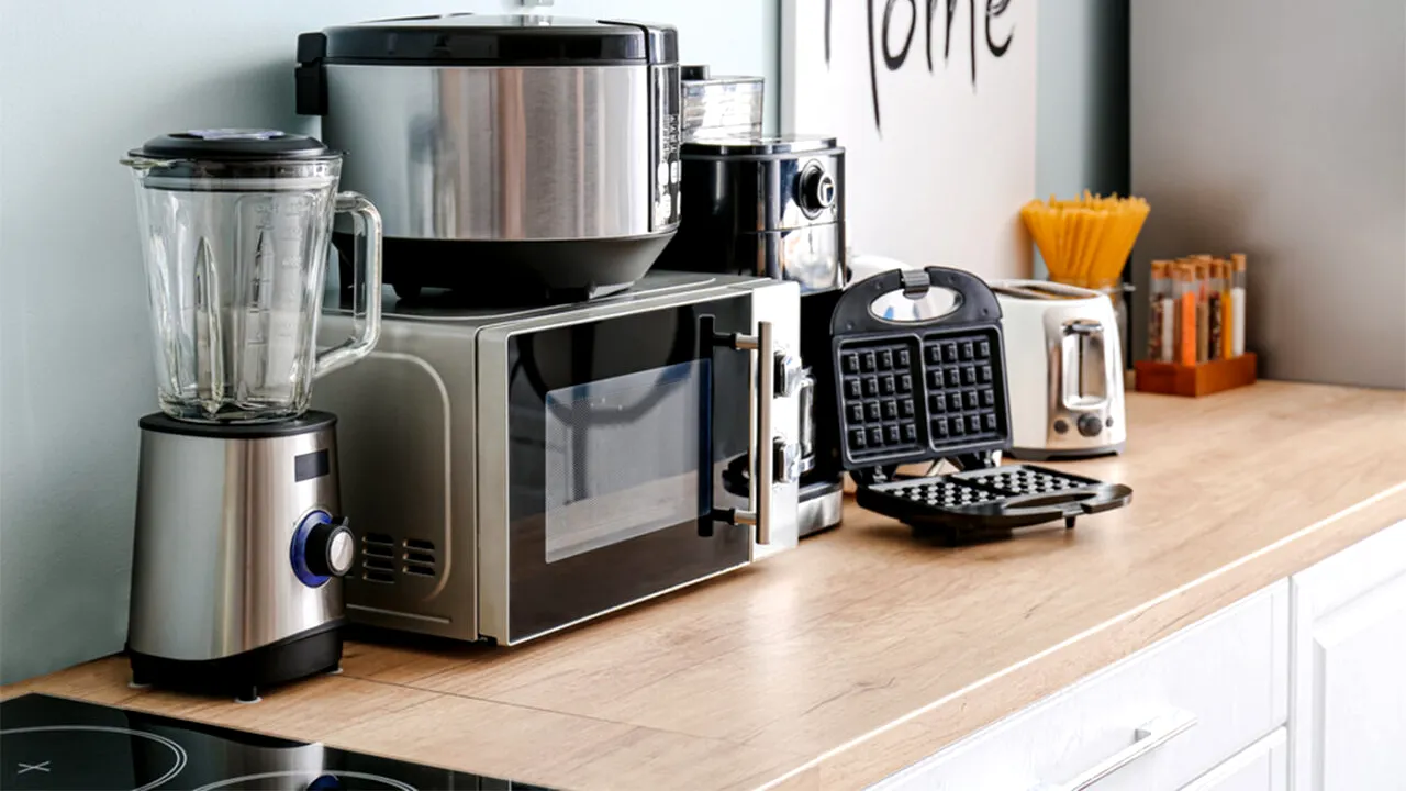 Cele 2 electrocasnice care consumă cel mai mult curent electric, chiar dacă sunt închise și lăsate în priză