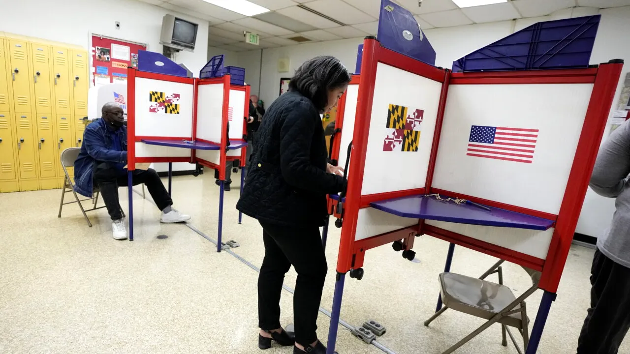 LIVE UPDATE | ALEGERI ÎN SUA. Partidul Republican, șanse mari pentru obținerea majorității în Camera Reprezentanţilor / Ron DeSantis, tot mai aproape de cursa prezidenţială, în detrimentul lui Trump / Cine e prima lesbiană guvernator