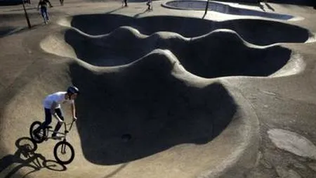 Deși nu pare, în această imagine apare un monument istoric