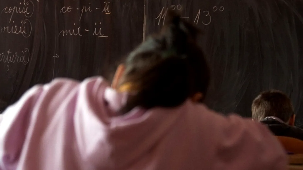 O școală din Capitală, sancționată de CNCD pentru tentativa de a forma o clasă 