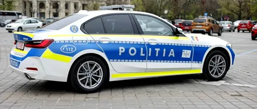 Încă un BMW al Poliției a fost distrus. Doi agenți au fost răniți după ce un șofer nu a acordat prioritate echipajului