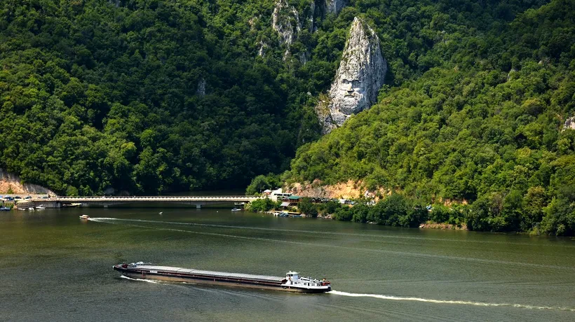 TURIȘTII străini, uimiți de descoperirea neașteptată a Clisurii Dunării: „Sunt uimită de cât de frumoasă este această țară. Ne vom întoarce!”