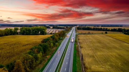 Șofer român de TIR, ucis în Belgia de un capac de canalizare aruncat de pe un pod. Totul s-a petrecut sub ochii soției bărbatului