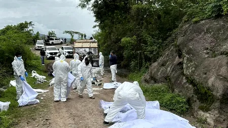 Descoperire MACABRĂ în Mexic. 19 cadavre au fost găsite de autorități într-un camion