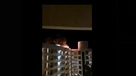 PANICĂ într-un Hotel Hilton din Australia: Un elicopter s-a prăbușit pe acoperișul clădirii, provocând un incendiu puternic / Pilotul a murit pe loc