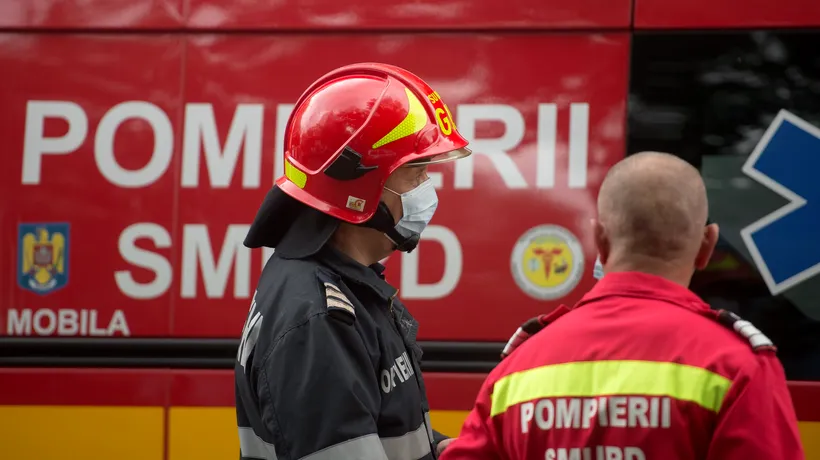 Trafic oprit pe DN 1. Un microbuz în care se aflau opt persoane a luat foc