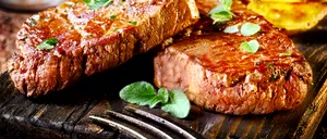 Potrivit unui STUDIU, carnea roșie crește riscul de demență. Ce s-a observat la persoanele care au trecut la o dietă pe bază de nuci și legume