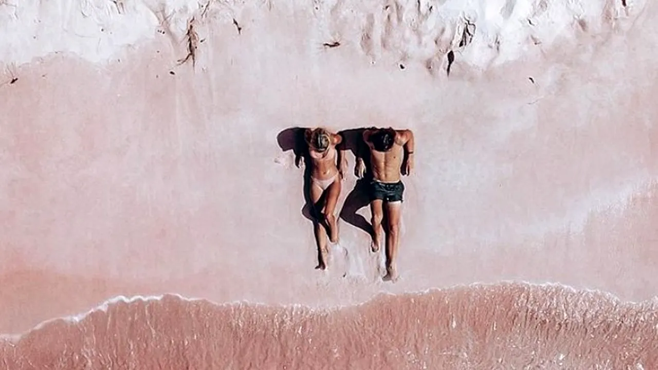 Descoperirea tristă făcută de doi tineri la 12 luni după ce s-au întors la locul în care au făcut o fotografie care s-a viralizat - FOTO