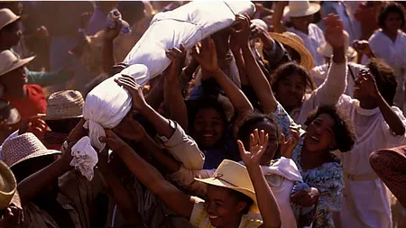 Acesta este cel mai bizar ritual din lume. Prin ce se caracterizează Famadihana