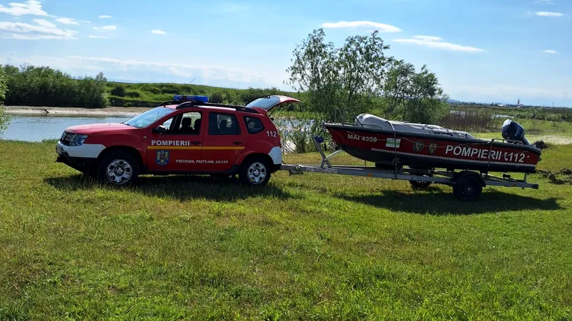 O fată de 13 ani s-a ÎNECAT în râul Siret. Ea a mers la scăldat cu o prietenă în vârstă de 11 ani, care a fost salvată de un localnic