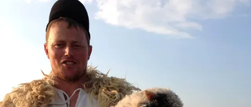 Râzi cu lacrimi! Ce nu știe România despre cel mai cunoscut cioban