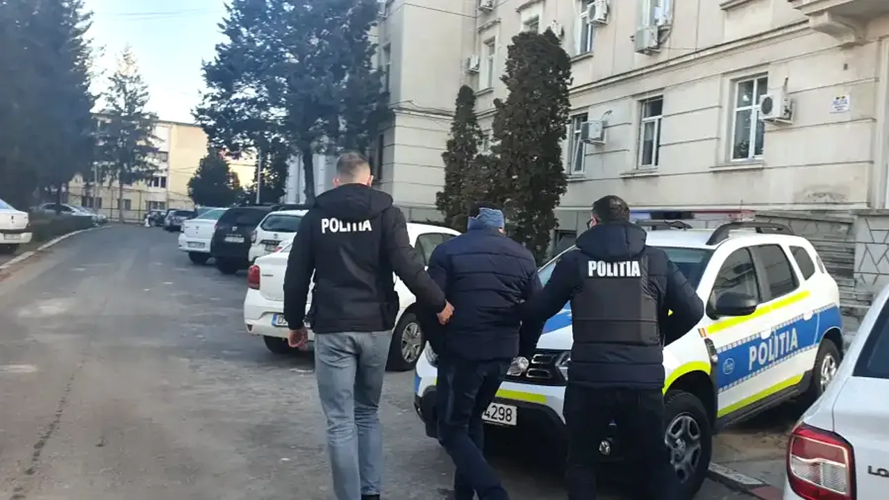 Ce a pățit bărbatul care s-a dezbrăcat în fața unei recepționere din Craiova. Mai are și alte infracțiuni de natură sexuală