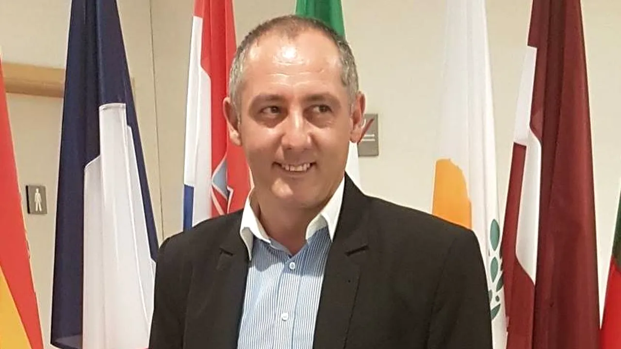 Un primar din Gorj îi jignește pe românii din Diaspora: „Paraziți, slugi occidentale. Mă iau cu orice gunoi plecat din țară de piept!