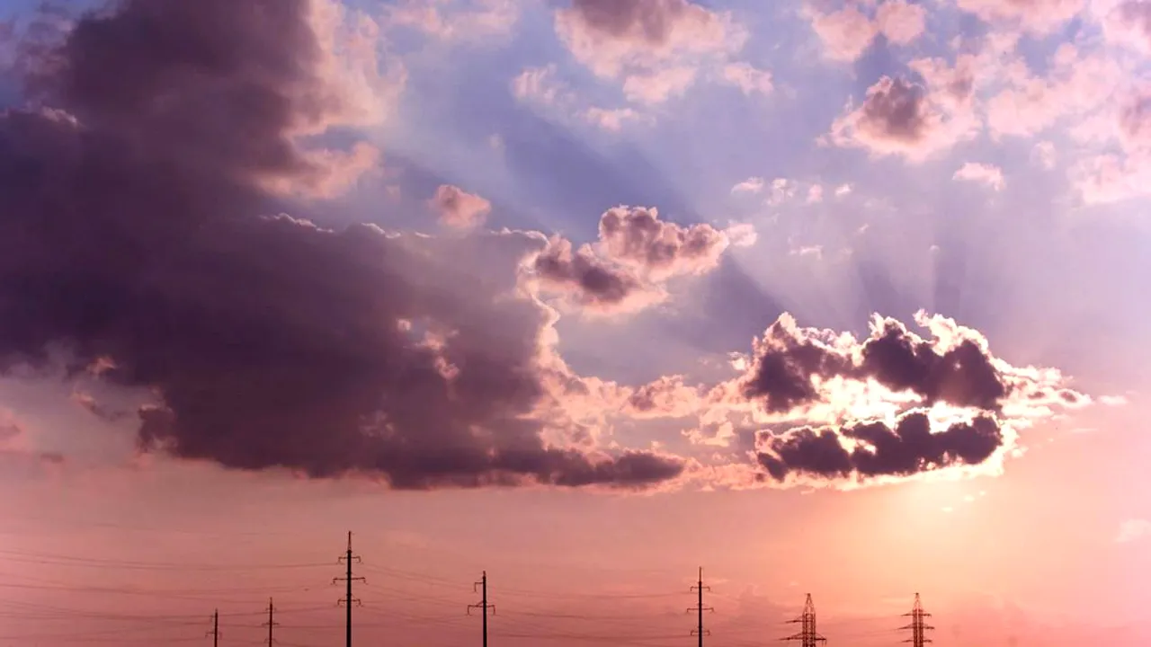 Un val de praf saharian va ajunge deasupra României