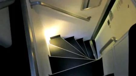 În avioane există aceste camere ascunse la care nu are acces niciun pasager. Ce se întâmplă în încăperile secrete
