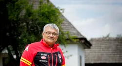 Motociclist omorât de urs, la Vidraru/ Șeful Salvamont Argeș: „L-a tras în râpă, 60 m. Motocicleta se pare că este de Italia”