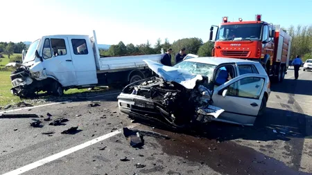 Patru persoane, între care un copil, au fost rănite într-un accident auto produs la Tismana