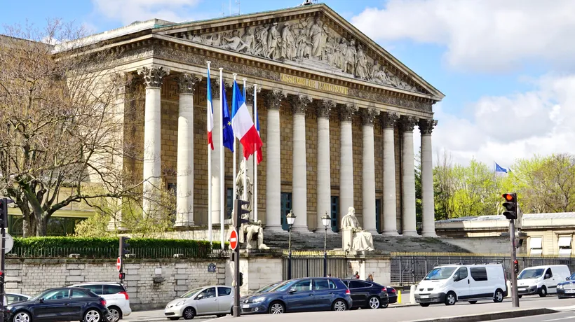 CORONAVIRUS. Parlamentul Franței a aprobat relaxarea restricțiilor pentru cetățeni