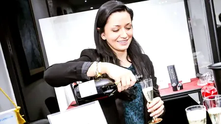 Un agent rus a spionat ani la rând baza NATO de la Napoli