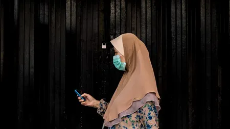 SOȚIILE DIN MALAEZIA, sfătuite de Ministerul Femeilor şi Familiei să fie machiate și să imite vocea unui personaj de desen animat în timpul izolării