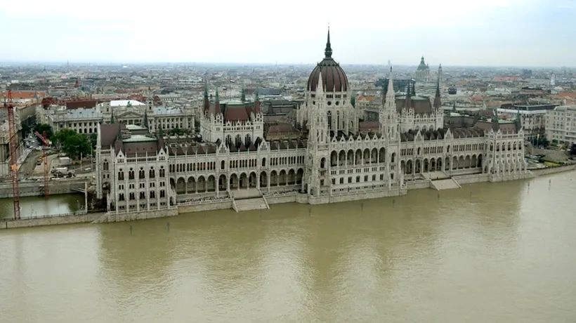 Dunărea a atins un nivel record la Budapesta; digurile de protecție din țară rezistau