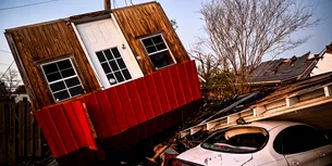 FOTO | Tornadă devastatoare în Mississippi! Cel puțin 25 morți, orașe întregi devastate